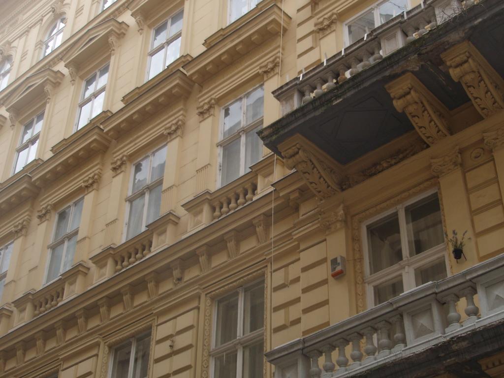 Old Monarchia Hotel Budapeste Exterior foto